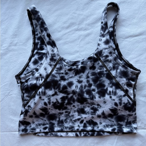 Buc-ee’s Black and White Tie Dye Athletic Crop Top Small - Picture 3 of 6
